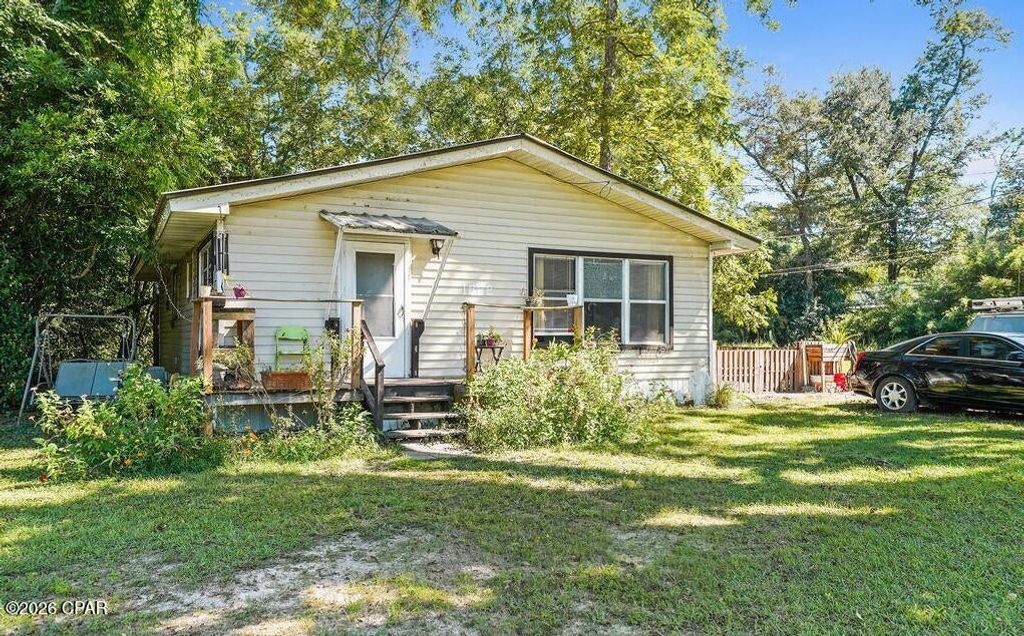 1222 Campbellton Avenue, Chipley, FL 32428