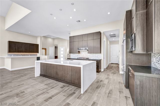 6184 Willow Rock Street, Las Vegas, NV 89135