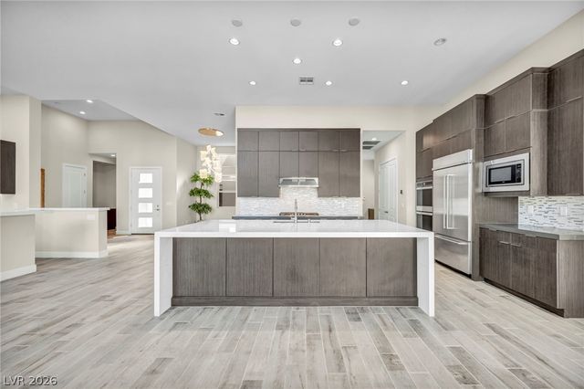 6184 Willow Rock Street, Las Vegas, NV 89135