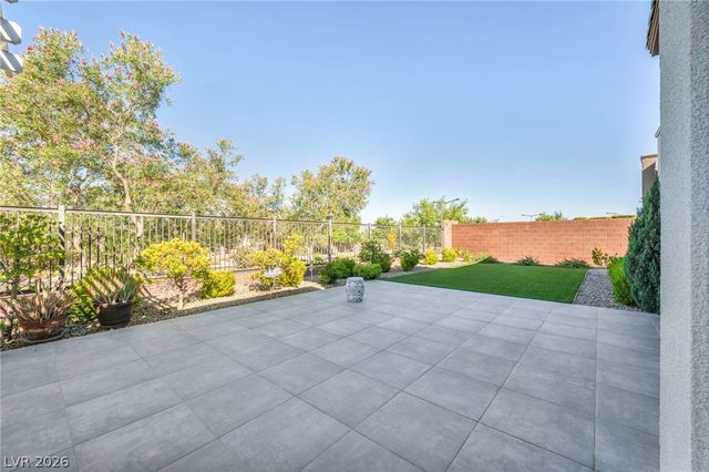 6184 Willow Rock Street, Las Vegas, NV 89135