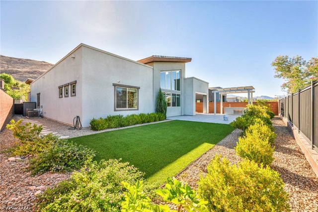 6184 Willow Rock Street, Las Vegas, NV 89135