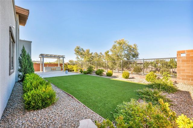 6184 Willow Rock Street, Las Vegas, NV 89135