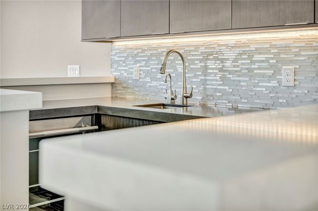 6184 Willow Rock Street, Las Vegas, NV 89135