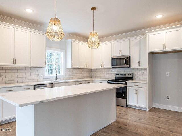 214 Green Pines Estates Drive, Kenly, NC 27542