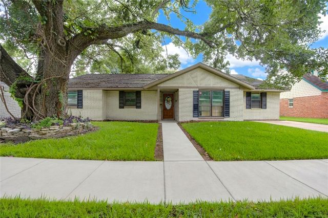 2117 Willow Wisp Drive, Seabrook, TX 77586