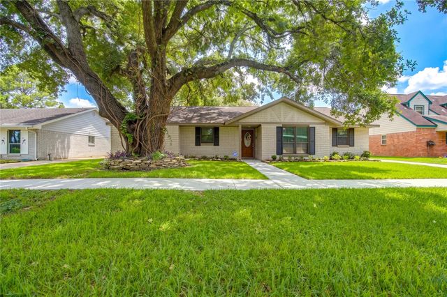 2117 Willow Wisp Drive, Seabrook, TX 77586