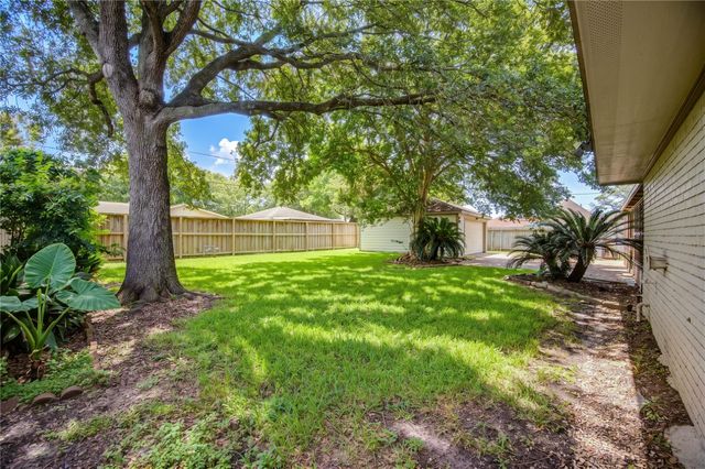 2117 Willow Wisp Drive, Seabrook, TX 77586
