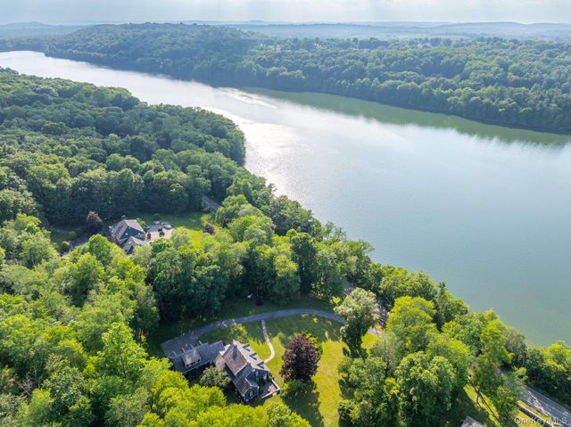 52 Lake Road, Katonah, NY 10536