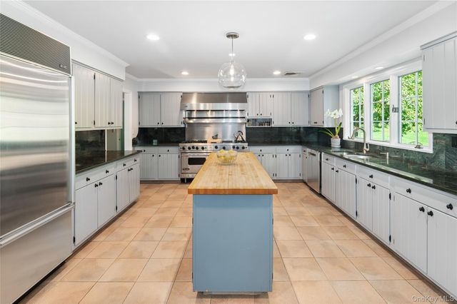 52 Lake Road, Katonah, NY 10536