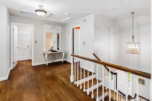 52 Lake Road, Katonah, NY 10536