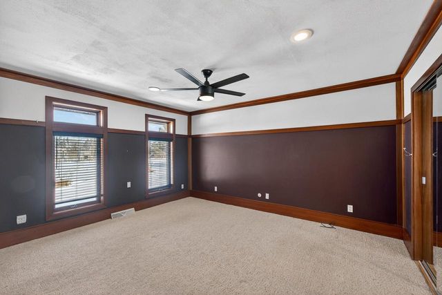 998 E Newark DRIVE, West Bend, WI 53090