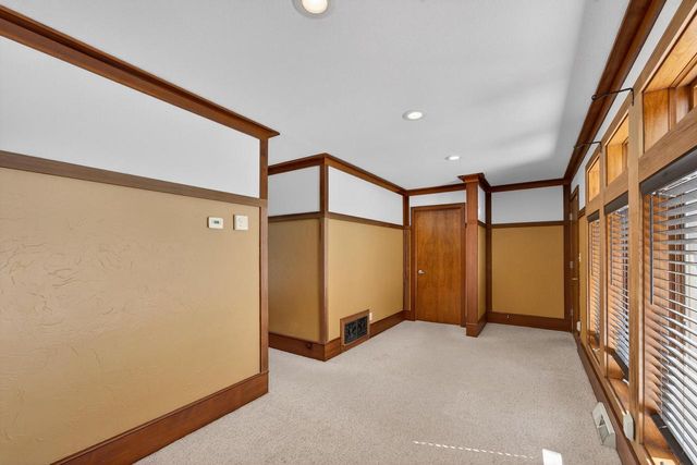 998 E Newark DRIVE, West Bend, WI 53090