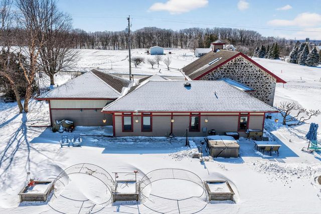 998 E Newark DRIVE, West Bend, WI 53090