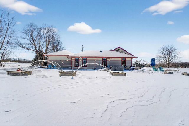 998 E Newark DRIVE, West Bend, WI 53090