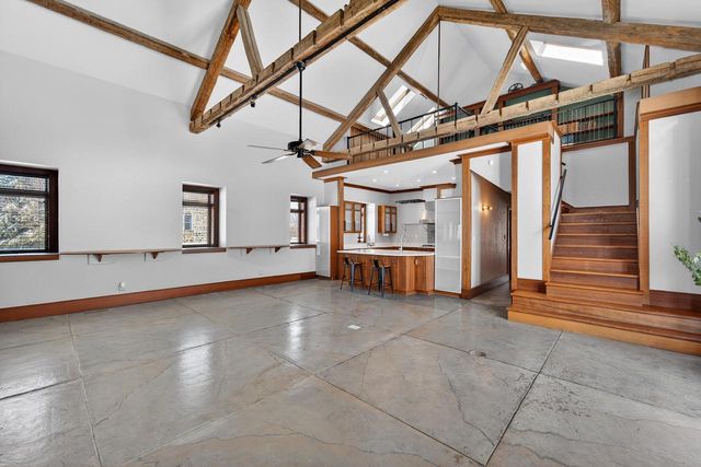 998 E Newark DRIVE, West Bend, WI 53090