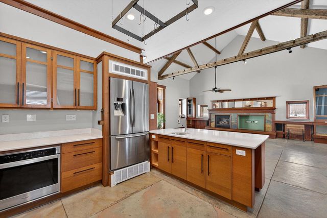 998 E Newark DRIVE, West Bend, WI 53090