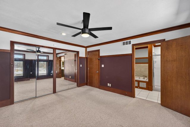 998 E Newark DRIVE, West Bend, WI 53090