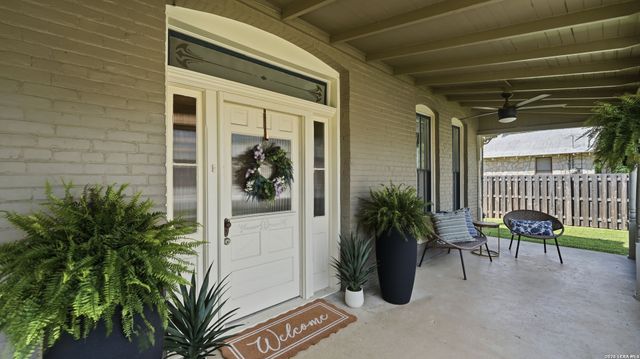 431 E Commerce St, New Braunfels, TX 78130