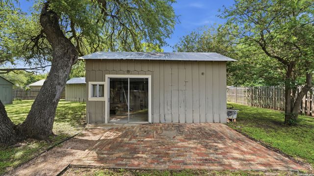 431 E Commerce St, New Braunfels, TX 78130