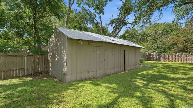 431 E Commerce St, New Braunfels, TX 78130