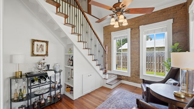 431 E Commerce St, New Braunfels, TX 78130