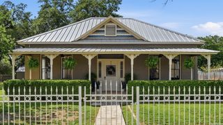 431 E Commerce St, New Braunfels, TX 78130
