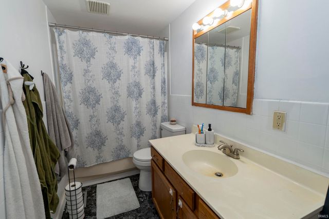 2527 Sampson Street, South Bend, IN 46614