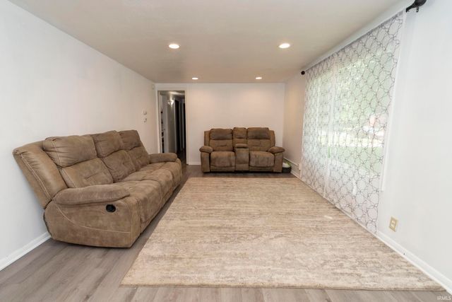 2527 Sampson Street, South Bend, IN 46614