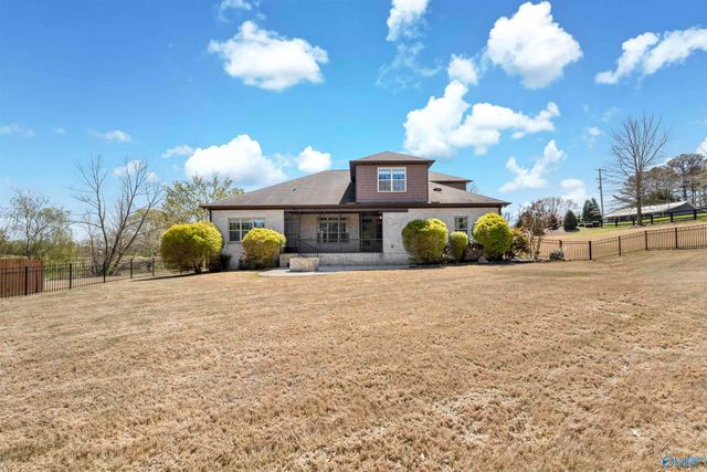 8479 Sedgebrook Drive SE, Owens Cross Roads, AL 35763