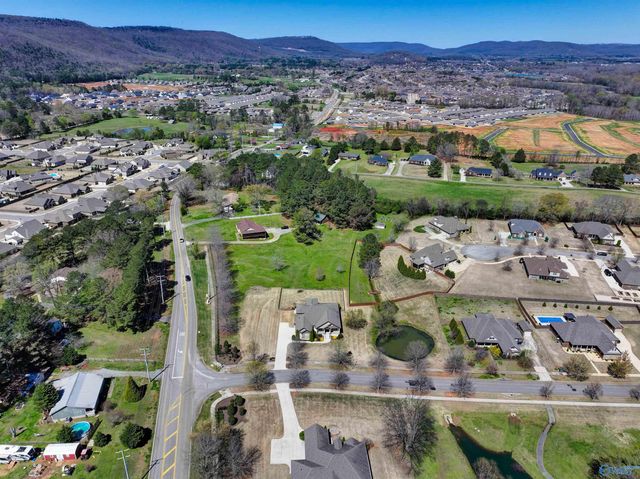 8479 Sedgebrook Drive SE, Owens Cross Roads, AL 35763