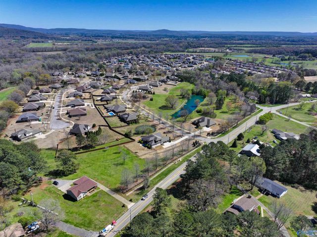 8479 Sedgebrook Drive SE, Owens Cross Roads, AL 35763