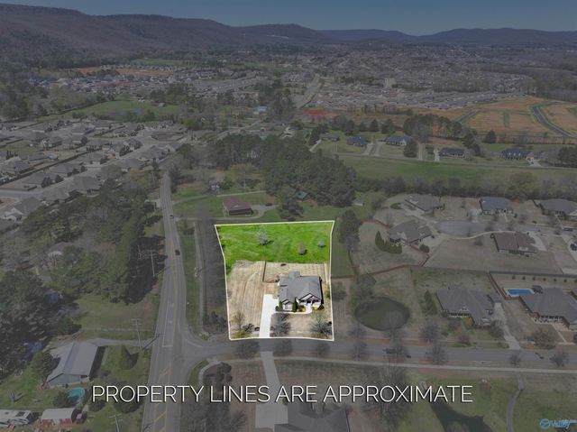 8479 Sedgebrook Drive SE, Owens Cross Roads, AL 35763