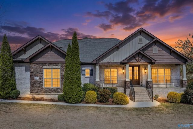 8479 Sedgebrook Drive SE, Owens Cross Roads, AL 35763