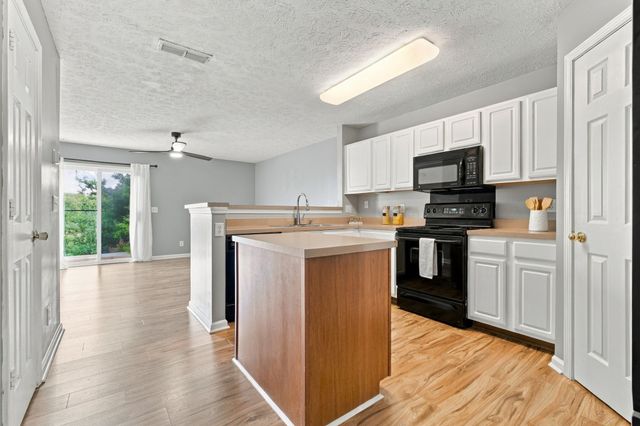 141 Shadow Glen Dr, Nashville, TN 37211