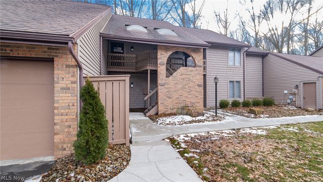 4464 Willowcreek Drive, Howland, OH 44484