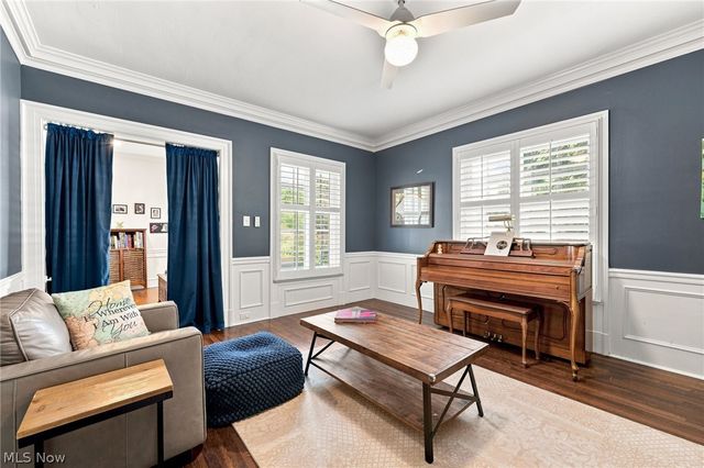 58 E Washington Street, Chagrin Falls, OH 44022