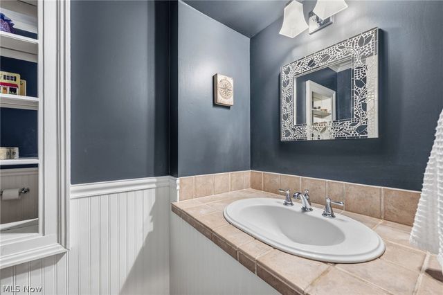58 E Washington Street, Chagrin Falls, OH 44022