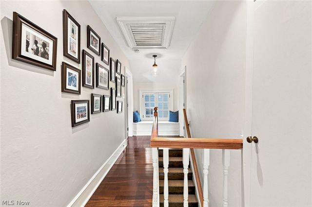 58 E Washington Street, Chagrin Falls, OH 44022