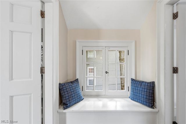 58 E Washington Street, Chagrin Falls, OH 44022