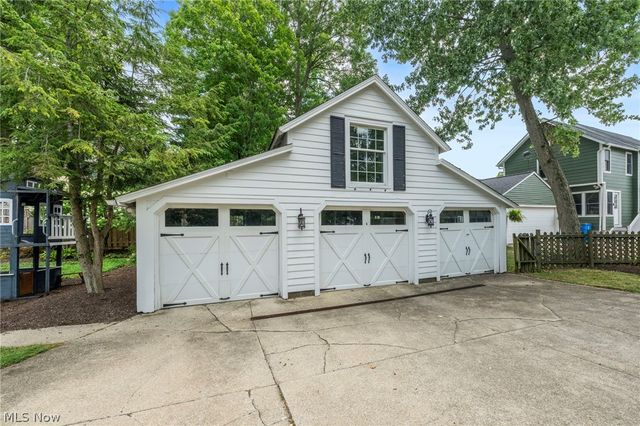 58 E Washington Street, Chagrin Falls, OH 44022