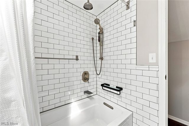 58 E Washington Street, Chagrin Falls, OH 44022