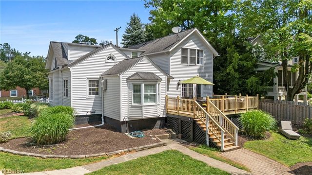 58 E Washington Street, Chagrin Falls, OH 44022
