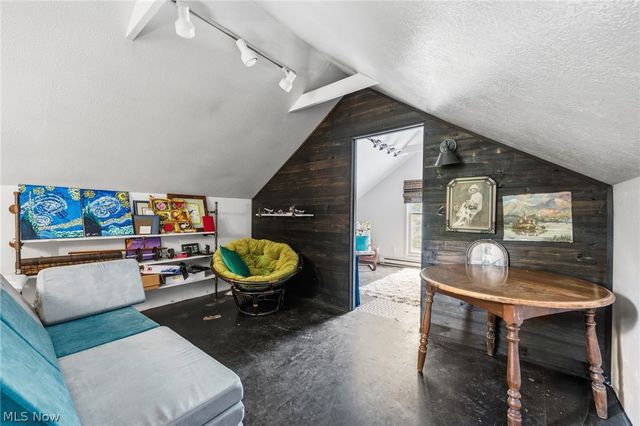 58 E Washington Street, Chagrin Falls, OH 44022