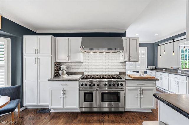 58 E Washington Street, Chagrin Falls, OH 44022