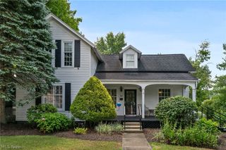 58 E Washington Street, Chagrin Falls, OH 44022