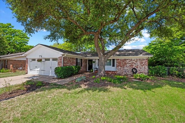 7413 Christopher Court, North Richland Hills, TX 76180