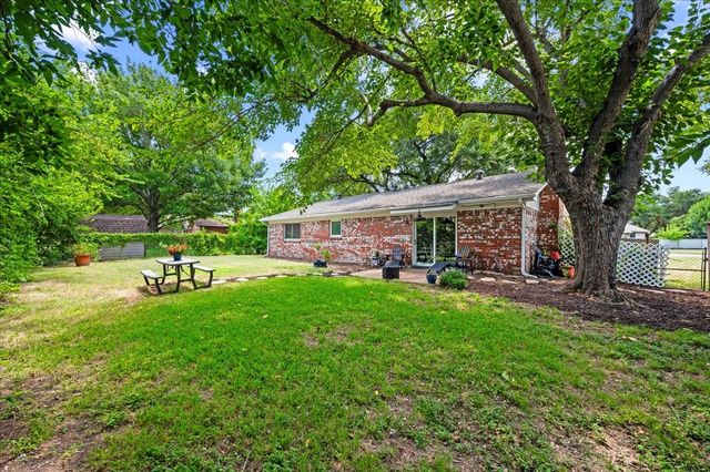 7413 Christopher Court, North Richland Hills, TX 76180