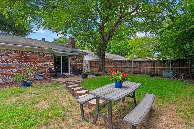 7413 Christopher Court, North Richland Hills, TX 76180