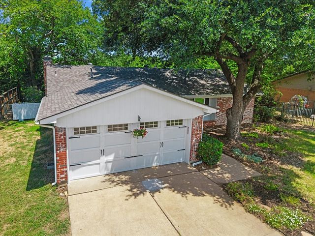 7413 Christopher Court, North Richland Hills, TX 76180
