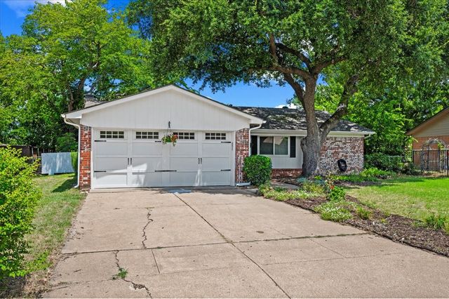 7413 Christopher Court, North Richland Hills, TX 76180